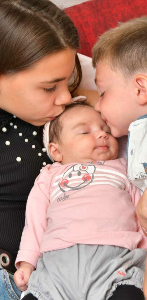 Bébé son frère et sa soeur